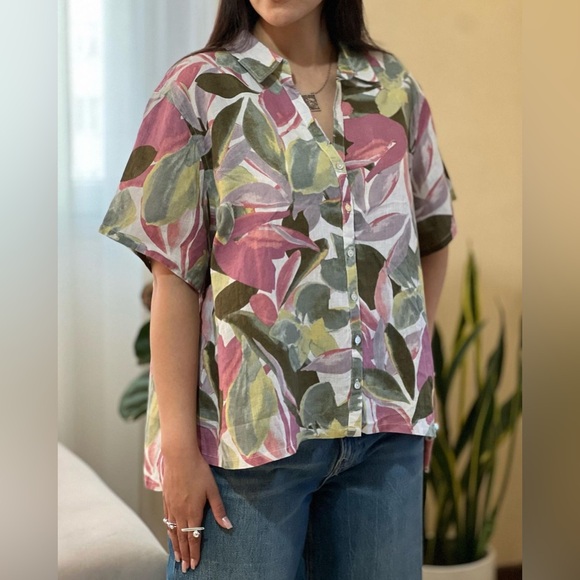 Tahari Tops - Tahari linen floral button down short sleeve top plus size 1X